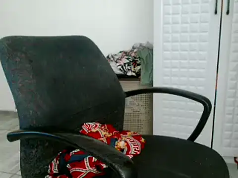 Hugetittiesxx2 online show from February 2025 01:34:01 AM