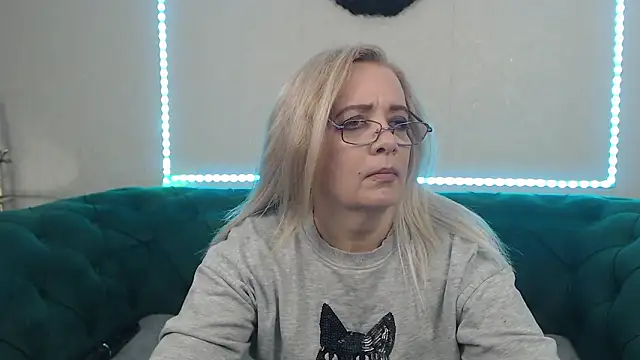 Snapshot of IvanaCharm chatting on February 2026 04:28:02 AM IvanaCharm online show from February 2026 04:28:02 AM