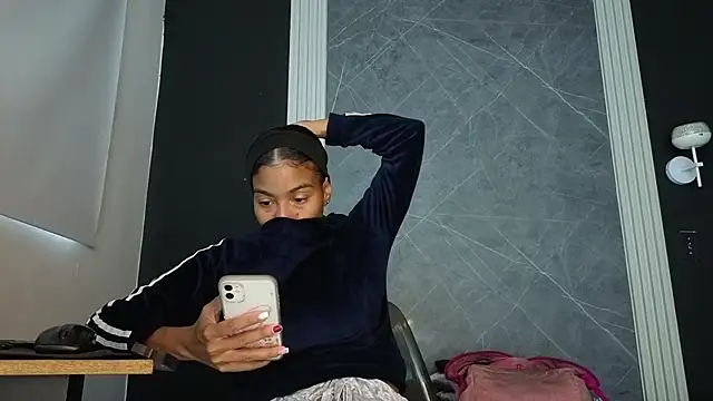 YummyDuooo online show from October 2025 12:11:01 PM