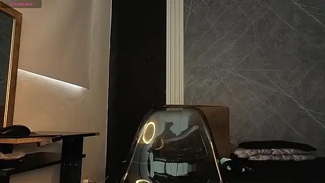 YummyDuooo online show from November 2025 05:11:01 PM