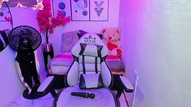 Snapshot of Miia_bela chatting on January 2025 03:29:02 AM Miia bela online show from January 2025 03:29:02 AM