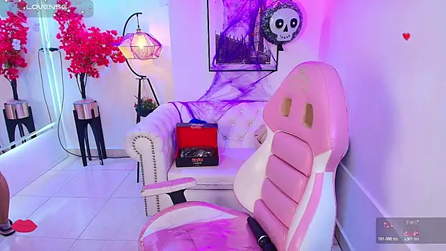 Snapshot of Miia_bela chatting on October 2025 07:48:01 PM Miia bela online show from October 2025 07:48:01 PM