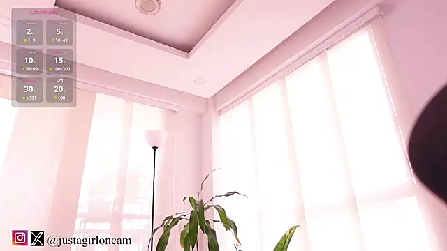 nicollefiorett online show from February 2025 08:33:02 PM