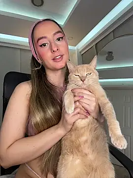 nicollefiorett online show from November 2025 01:19:02 AM