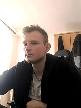 Snapshot of hardgun_ chatting on March 2025 10:57:01 AM hardgun online show from March 2025 10:57:01 AM
