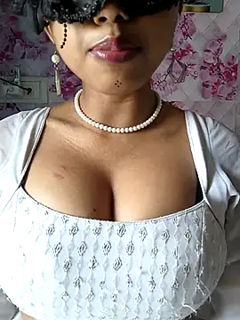 sandy naughty online show from February 2026 08:10:01 AM