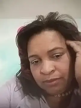 Snapshot of _violetta_- chatting on February 2025 01:51:01 AM violetta - online show from February 2025 01:51:01 AM