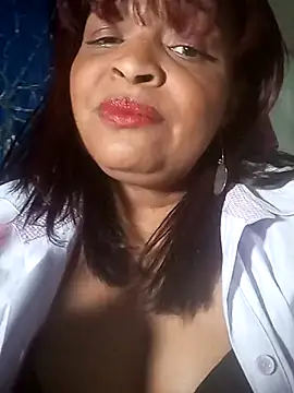 Snapshot of _violetta_- chatting on February 2025 01:24:01 AM violetta - online show from February 2025 01:24:01 AM
