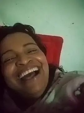Snapshot of _violetta_- chatting on February 2025 02:03:02 AM violetta - online show from February 2025 02:03:02 AM