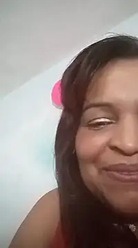 Snapshot of _violetta_- chatting on February 2025 01:27:01 AM violetta - online show from February 2025 01:27:01 AM
