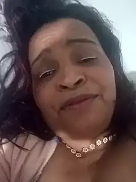 Snapshot of _violetta_- chatting on March 2025 02:36:02 AM violetta - online show from March 2025 02:36:02 AM