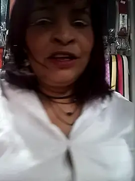Snapshot of _violetta_- chatting on March 2025 10:07:02 PM violetta - online show from March 2025 10:07:02 PM