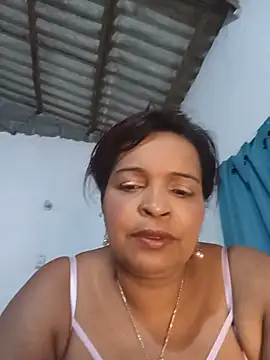 Snapshot of _violetta_- chatting on June 2026 11:21:01 PM violetta - online show from June 2026 11:21:01 PM