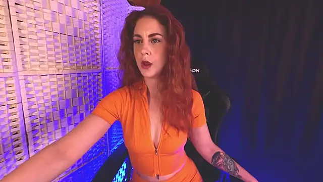 KayleyxEmily online show from February 2025 01:53:02 PM