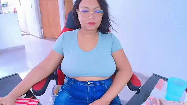 Snapshot of italy___boobs chatting on September 2025 03:03:01 PM italy boobs online show from September 2025 03:03:01 PM