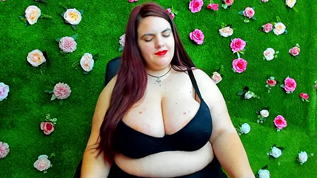 Huge Titties  online show from February 2025 05:05:02 AM