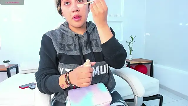 julietha taylor online show from February 2025 01:43:02 AM