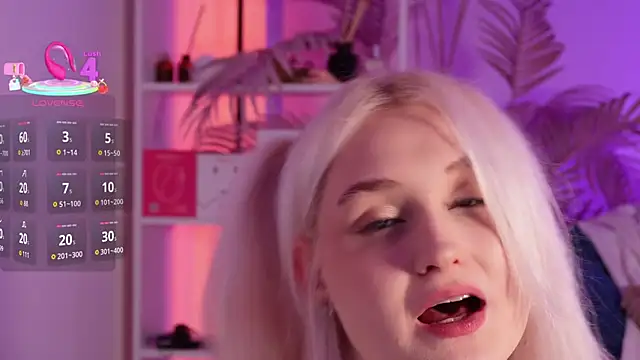 tiffannyjons online show from December 2025 06:05:01 PM