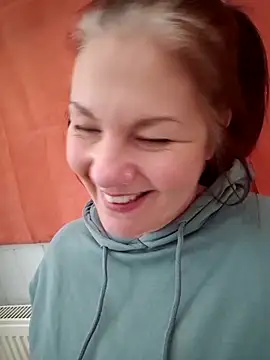 Snapshot of 420Curvybabe chatting on March 2025 05:29:01 PM 420Curvybabe online show from March 2025 05:29:01 PM