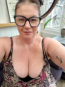 Snapshot of 420Curvybabe chatting on October 2025 12:08:02 PM 420Curvybabe online show from October 2025 12:08:02 PM