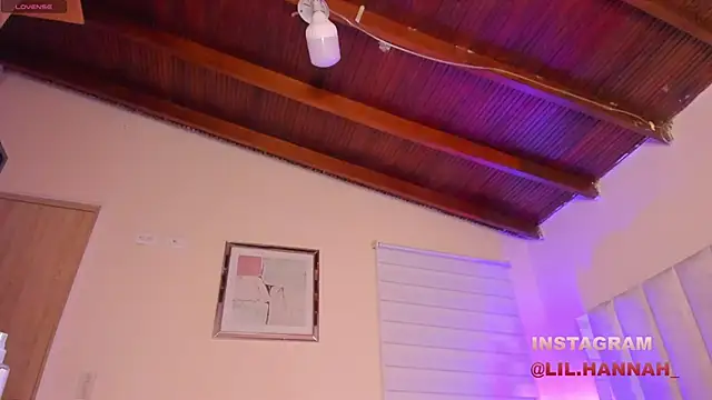 Snapshot of lil_hanna18 chatting on December 2024 09:56:02 AM lil hanna18 online show from December 2024 09:56:02 AM