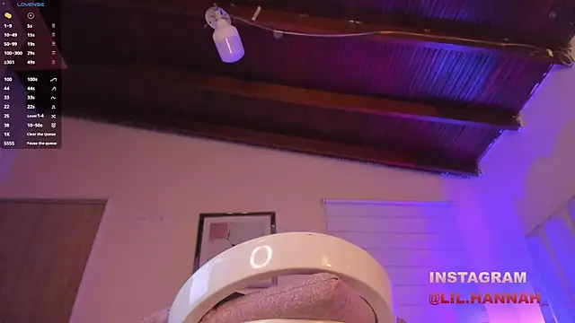 Snapshot of lil_hanna18 chatting on December 2024 02:49:02 PM lil hanna18 online show from December 2024 02:49:02 PM