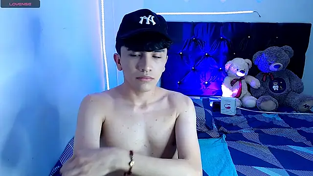 benji hoter online show from November 2025 08:32:01 PM