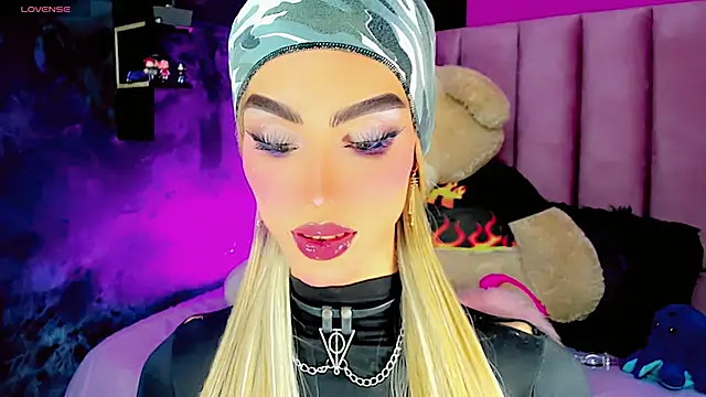 Snapshot of dollswit01 chatting on February 2025 04:43:01 AM dollswit01 online show from February 2025 04:43:01 AM