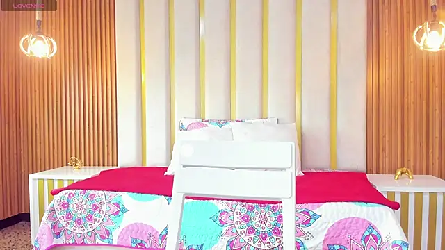 Snapshot of love_mommy chatting on September 2025 06:44:01 PM love mommy online show from September 2025 06:44:01 PM