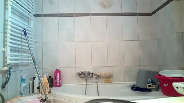 Snapshot of Kalia_Cross chatting on October 2025 06:03:01 AM Kalia Cross online show from October 2025 06:03:01 AM