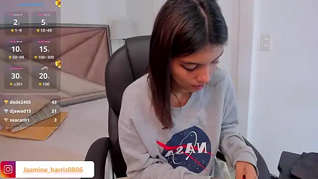 Snapshot of JasmineHarris chatting on February 2025 02:48:02 PM JasmineHarris online show from February 2025 02:48:02 PM