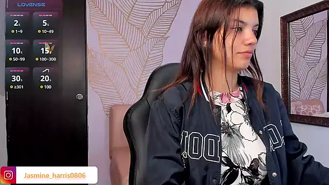 Snapshot of JasmineHarris chatting on February 2025 12:27:01 PM JasmineHarris online show from February 2025 12:27:01 PM