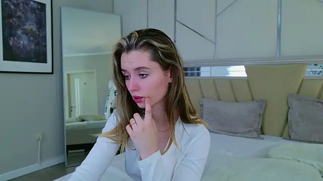 MarybethSnow online show from December 2024 11:08:01 PM