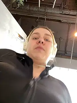 SuzieMurray online show from March 2025 11:17:02 AM