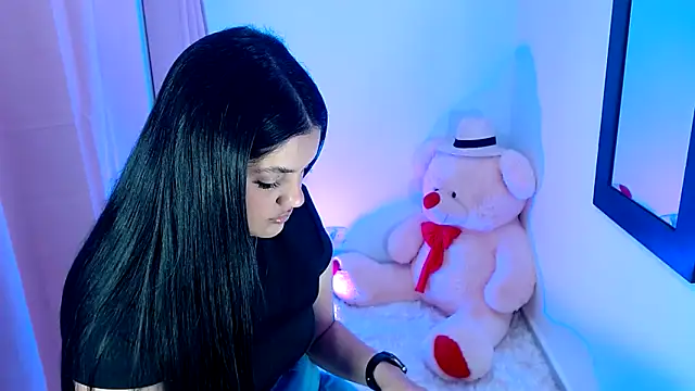 kimberlyhills1 online show from March 2026 09:31:02 PM