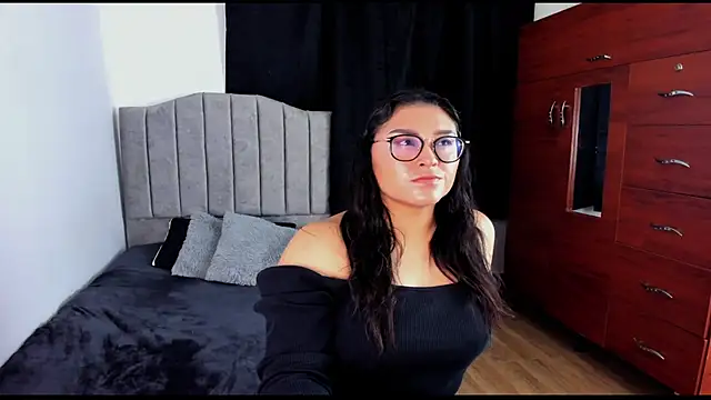 lorymoon online show from January 2025 08:26:01 PM