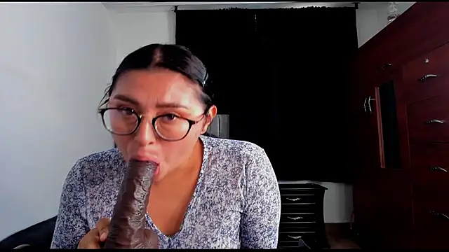 lorymoon online show from January 2025 10:31:02 PM