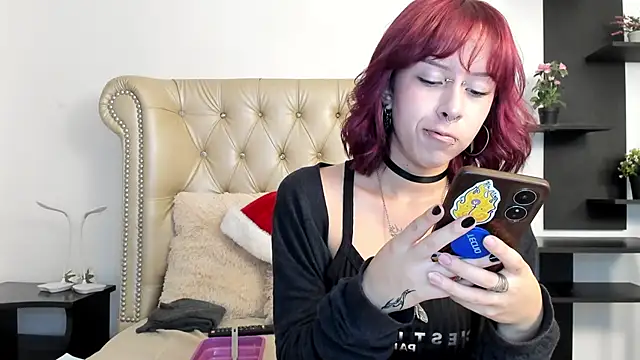 AlexaFoxy18 online show from December 2024 05:07:02 AM