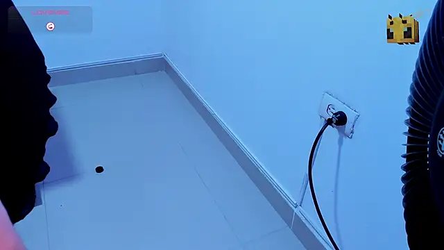 AlexaFoxy18 online show from March 2025 11:01:02 AM