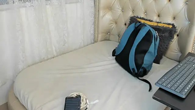 AlexaFoxy18 online show from September 2025 06:59:02 AM