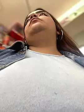 Snapshot of Tatiana_O chatting on February 2025 03:18:01 PM Tatiana O online show from February 2025 03:18:01 PM