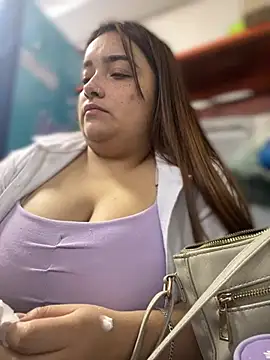 Snapshot of Tatiana_O chatting on February 2025 07:05:02 PM Tatiana O online show from February 2025 07:05:02 PM