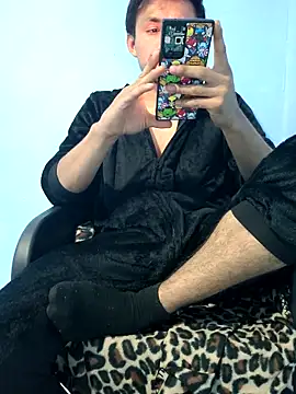 charlesss19 online show from December 2025 09:58:01 AM