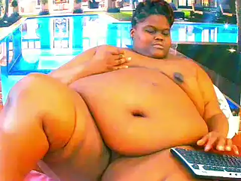 Snapshot of EbonyHotBuns chatting on February 2026 08:00:02 AM EbonyHotBuns online show from February 2026 08:00:02 AM