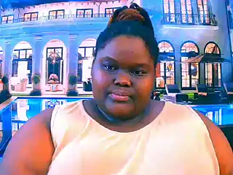 Snapshot of EbonyHotBuns chatting on May 2026 10:20:02 AM EbonyHotBuns online show from May 2026 10:20:02 AM