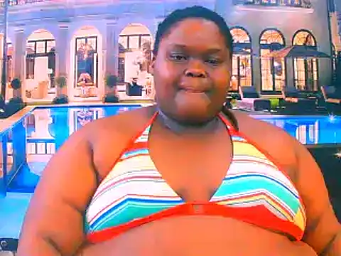 Snapshot of EbonyHotBuns chatting on June 2026 06:33:02 AM EbonyHotBuns online show from June 2026 06:33:02 AM