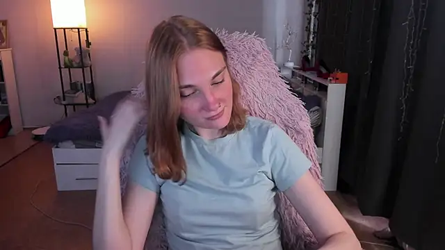 ReddHotPipper online show from April 2026 04:46:01 AM