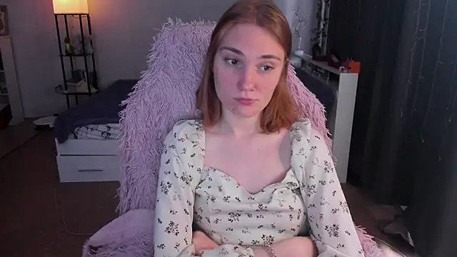 ReddHotPipper online show from April 2026 04:01:01 AM