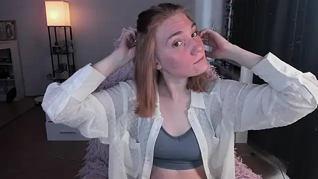 ReddHotPipper online show from April 2026 03:45:01 AM