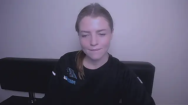 Snapshot of MissOliviaa_ chatting on December 2024 02:49:02 PM MissOliviaa  online show from December 2024 02:49:02 PM